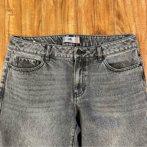CABI Women’s Gray Wash 100% BF Boyfriend Ankle Denim Jean Size 12 - Picture 2 of 14